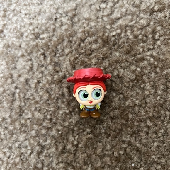 Disney Doorables: Series 5 Figurine – Toy Story – Jessie - Picture 2 of 3
